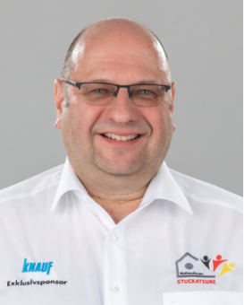 Das Bild zeigt Oliver Hartmann, Teamleiter des Bundesverbands für Ausbau und Fassade.